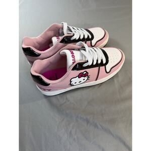 Hello Kitty by Sanrio women's sneakers size 7 NWOT